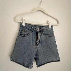 Mom shorts. 90s style. Cute with tights. High waisted shorts XXS